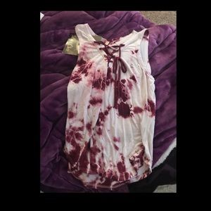 Tie dye lace up burgundy tank top.